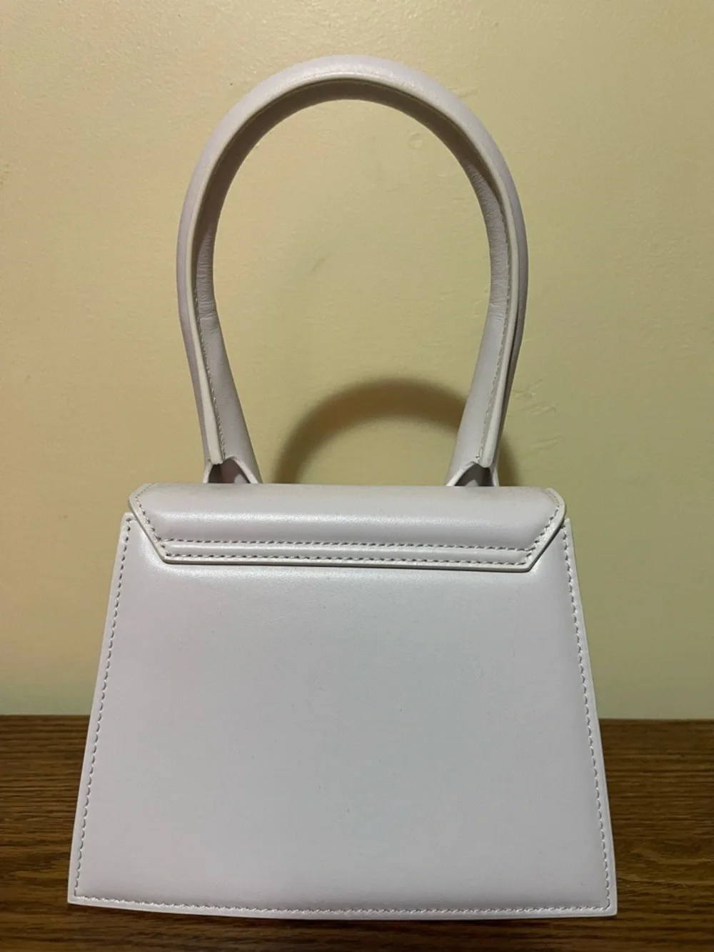 Jacquemus
Le Chiquito Moyen Top-Handle Bag - Picture 5 of 8